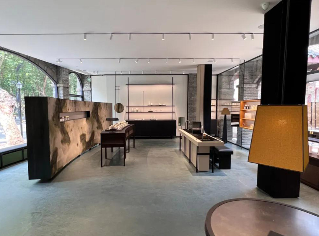 成都观夏品牌店